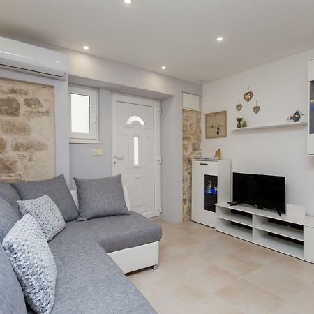 Studio Apartman "Brce" Kaštela Екстериор снимка