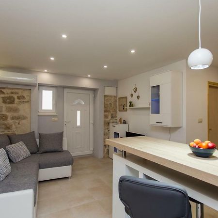 Studio Apartman "Brce" Kaštela Екстериор снимка