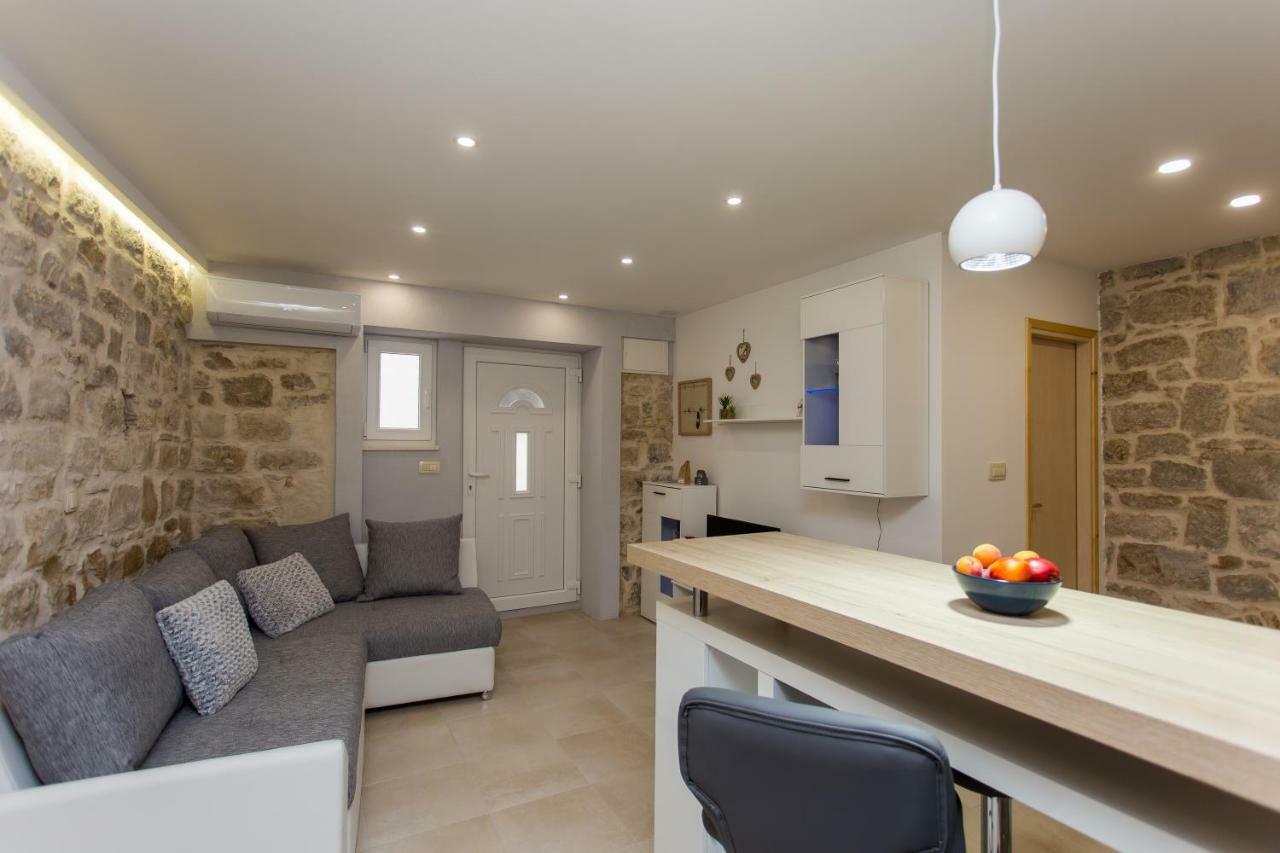 Studio Apartman "Brce" Kaštela Екстериор снимка